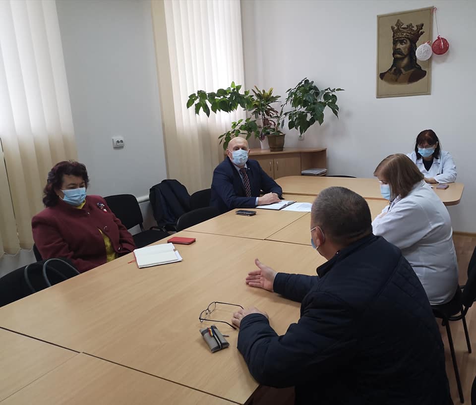 Președintele raionului, dnul Vasile MĂRCUȚĂ a avut o întrevedere cu conducătorii instituţiilor medico-sanitare publice din raion,