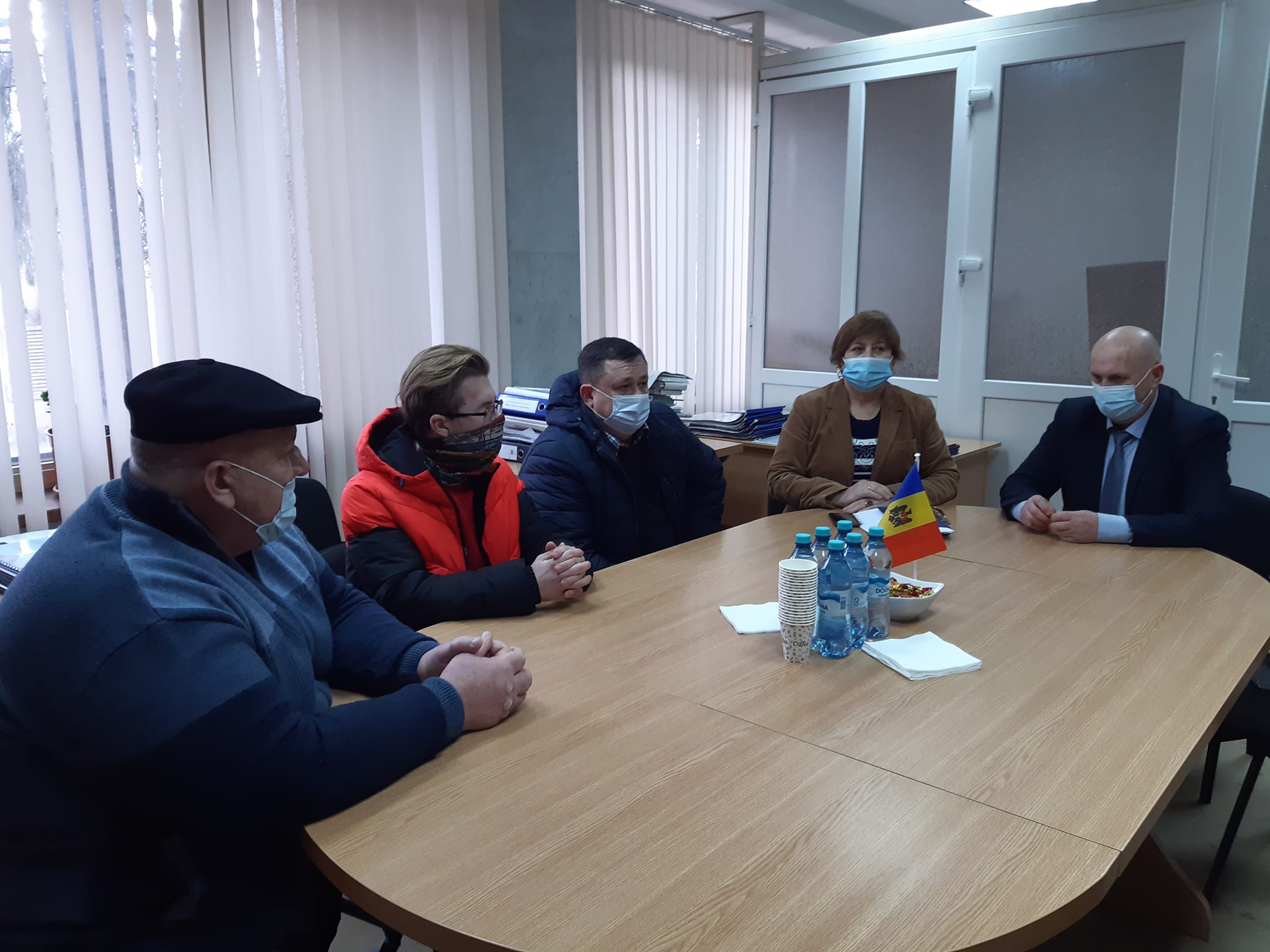 Președintele raionului, dnul Vasile MĂRCUȚĂ, a avut o întrevedere cu reprezentații Asociației Obștești Societatea Invalizilor din Republica Moldova.
